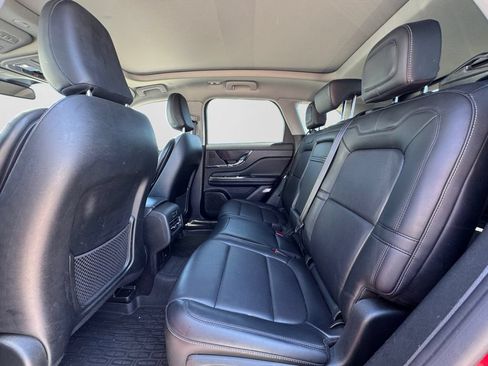Used 2022 Lincoln Corsair AWD w/ Premium Package image 11
