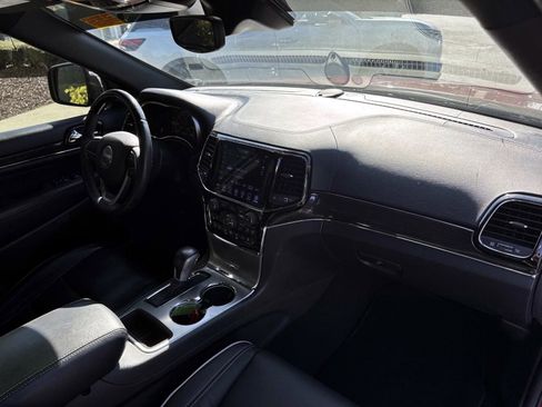 Used 2019 Jeep Grand Cherokee Overland image 15
