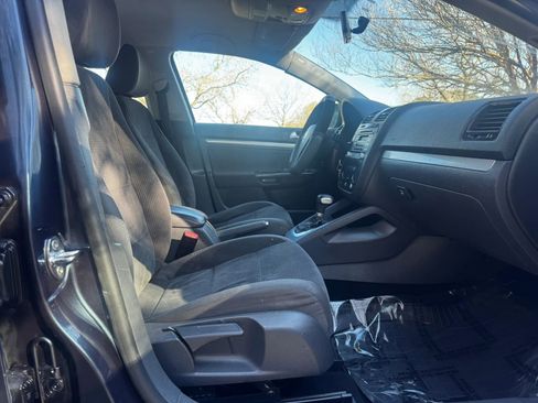 Used 2009 Volkswagen Jetta S image 9