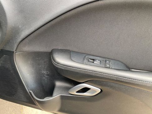 Used 2016 Dodge Challenger SXT image 36