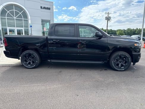 New 2026 RAM 1500 Express AWD/4WD image 9