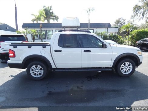 Used 2010 Ford Explorer Sport Trac XLT image 2