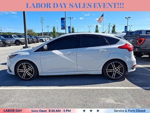 Used 2017 Ford Focus ST w/ Equipment Group 401A FWD image 4