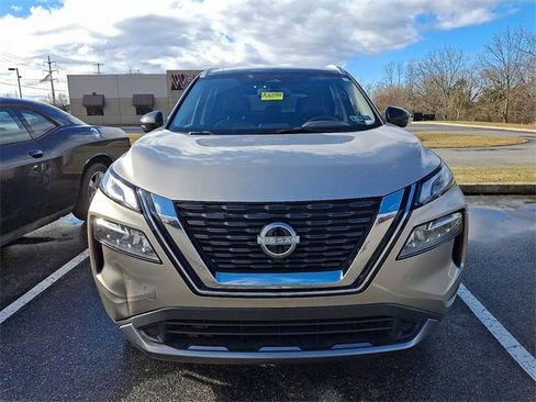 Used 2023 Nissan Rogue SL image 2