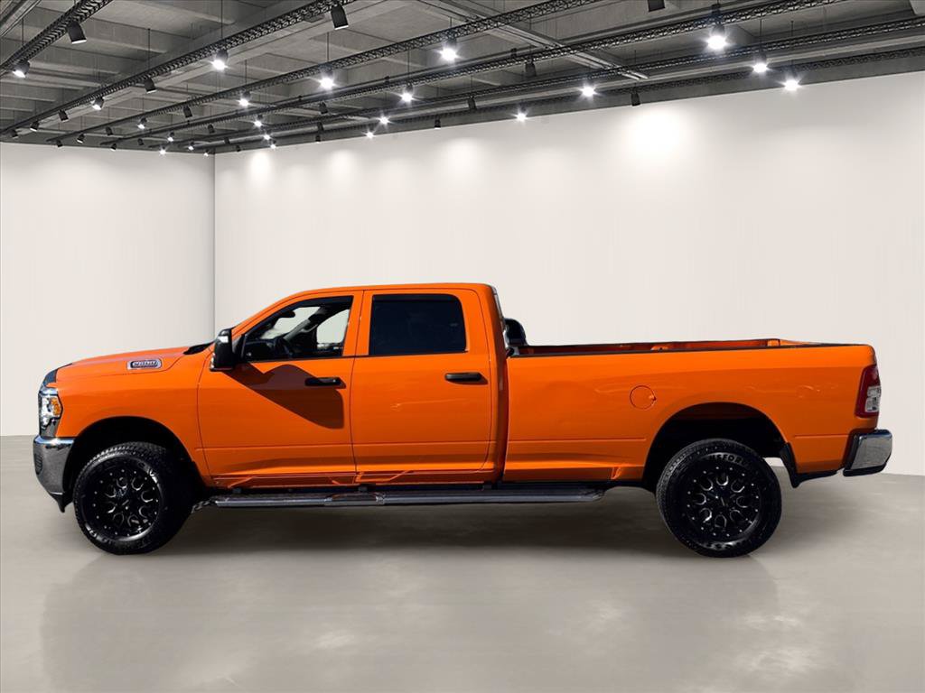 Used 2024 RAM 2500 Tradesman w/ Chrome Appearance Group AWD/4WD image 4