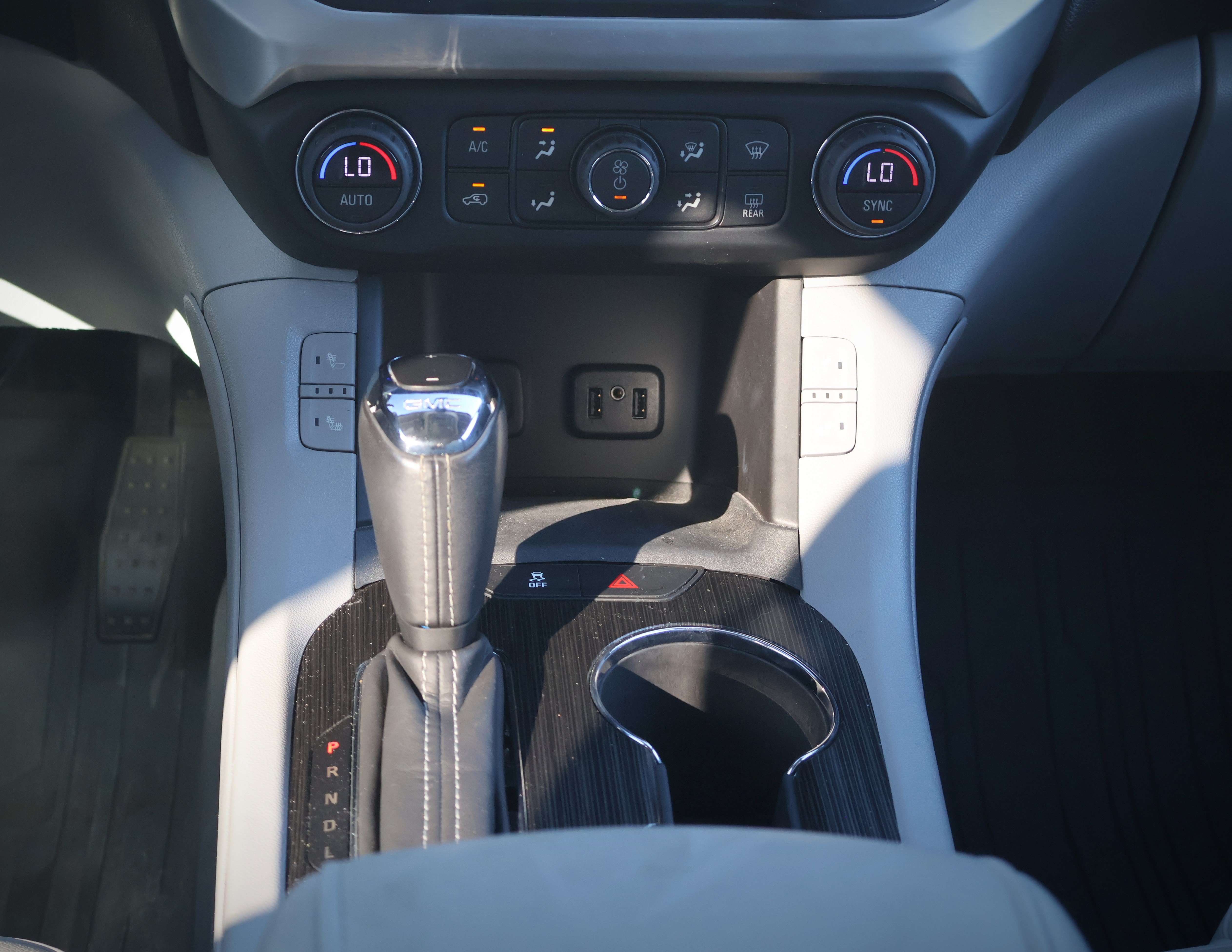 Used 2019 GMC Acadia SLT w/ LPO, Floor Liner Package FWD image 15