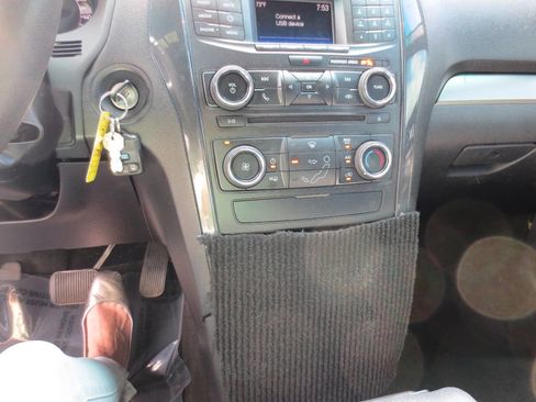 Used 2017 Ford Explorer 4WD Police Interceptor image 11