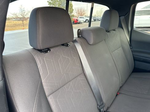 Used 2017 Toyota Tacoma TRD Off-Road image 22