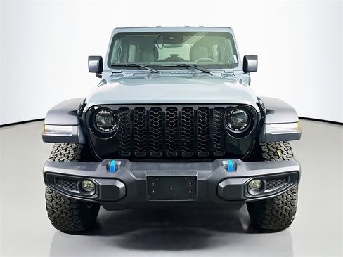 Used 2024 Jeep Wrangler Unlimited image 2