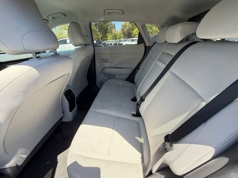 Used 2024 Hyundai Kona SEL FWD image 5