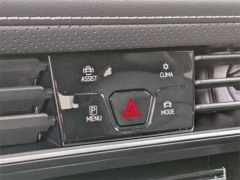 New 2026 Volkswagen Atlas SE image 13