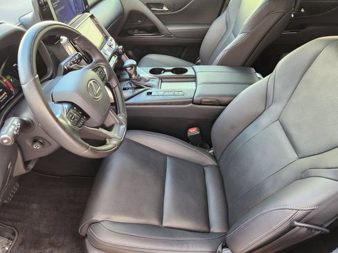 Used 2023 Lexus LX 600 4WD w/ Luxury Package image 13