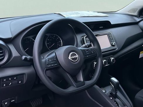 New 2025 Nissan Kicks Play S image 13