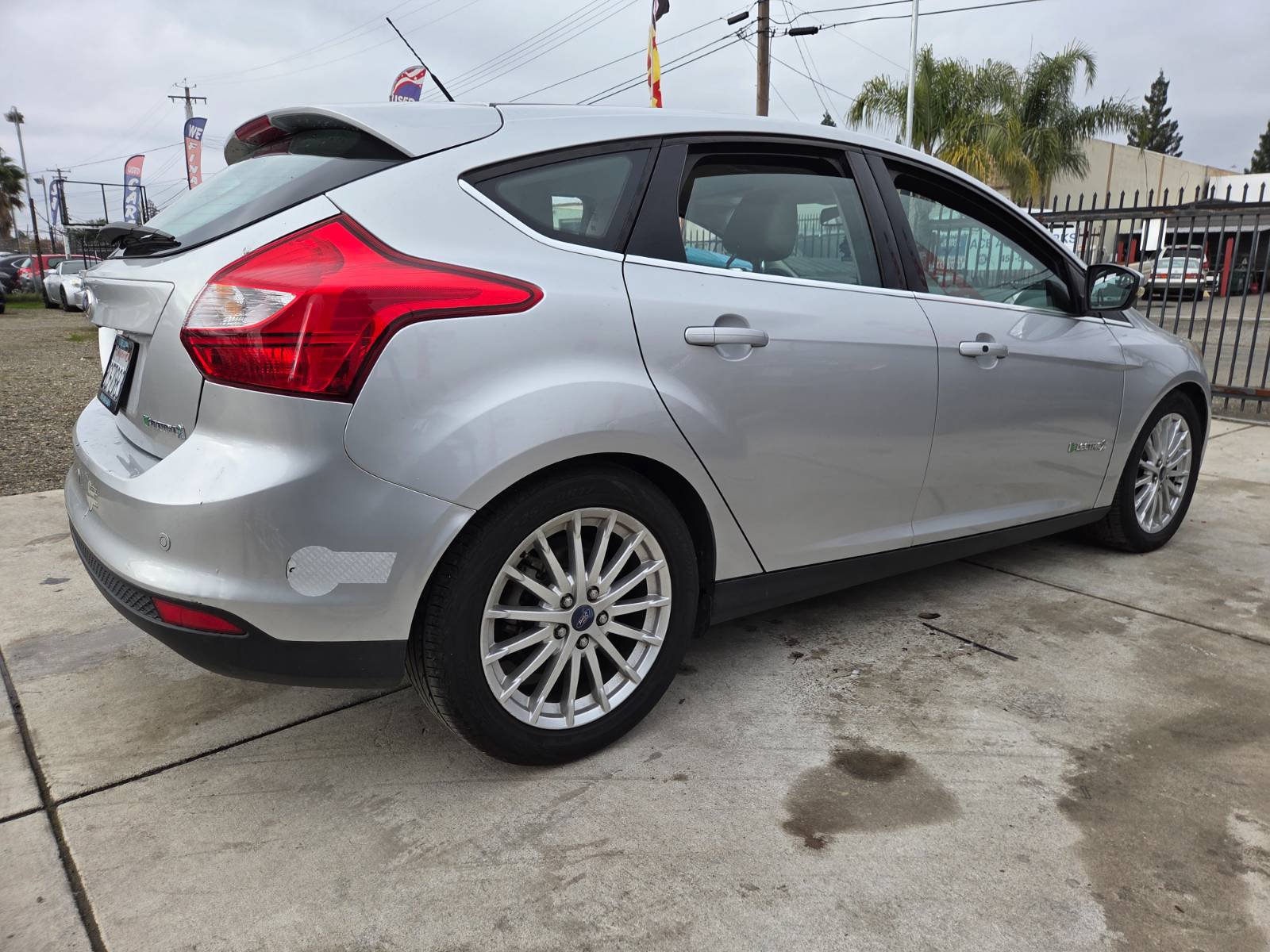 Used 2012 Ford Focus Electric Hatchback FWD image 4