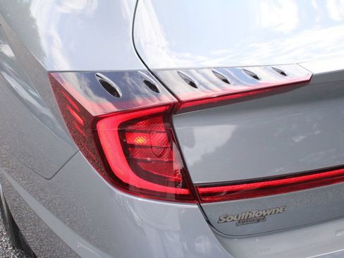 Used 2020 Hyundai Sonata SEL w/ Convenience Package FWD image 10