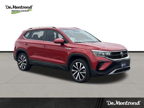 Used 2023 Volkswagen Taos SE image 3