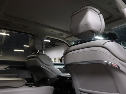 Used 2023 Jeep Grand Wagoneer Series II w/ Premium Group II image 26