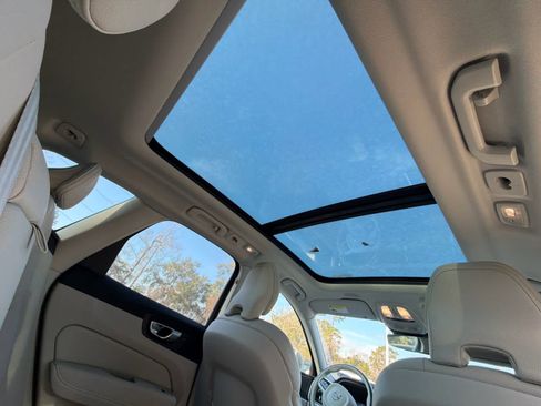 Certified 2023 Volvo XC60 B5 Plus image 22