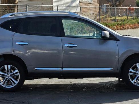 Used 2012 Nissan Rogue SV image 6