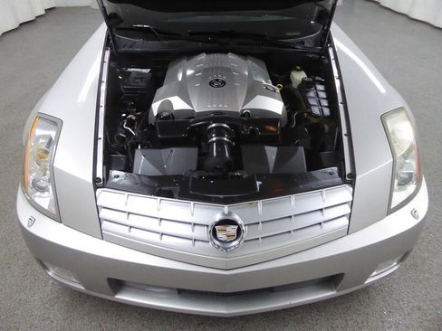 Used 2004 Cadillac XLR RWD image 37