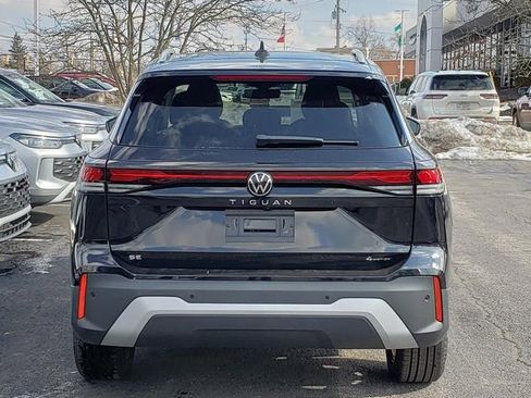 New 2026 Volkswagen Tiguan SE image 4