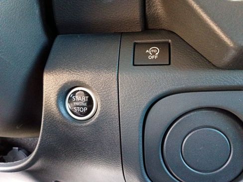 Used 2025 Nissan Frontier SV w/ SV Convenience Package RWD image 20