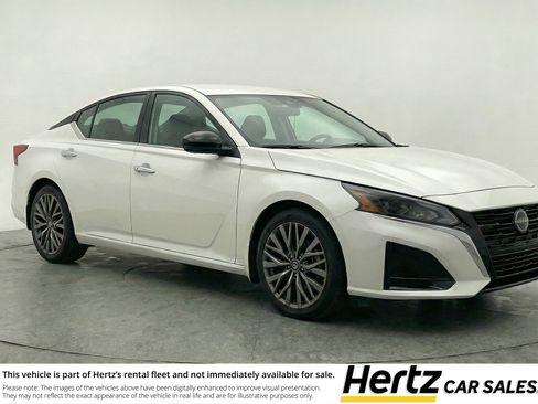 Used 2025 Nissan Altima 2.5 SV image 1