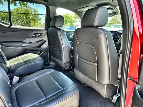 Used 2023 Chevrolet Traverse LT AWD/4WD image 18