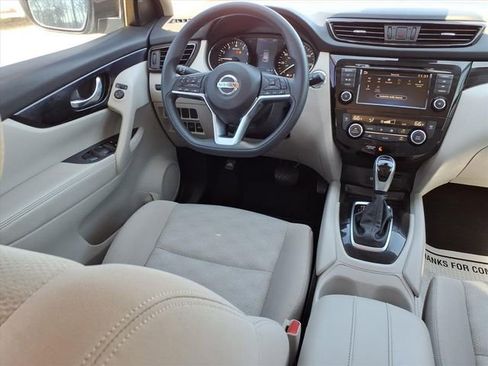 Used 2020 Nissan Rogue Sport SV image 4