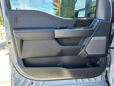 Used 2025 Ford F350 Lariat w/ Lariat Ultimate Package AWD/4WD image 23