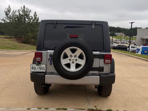 Used 2016 Jeep Wrangler Unlimited Sport w/ Quick Order Package 24S AWD/4WD image 6