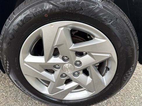 Used 2025 Hyundai Kona SE AWD/4WD image 9