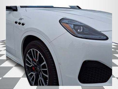 Certified 2024 Maserati Grecale Modena AWD/4WD image 10