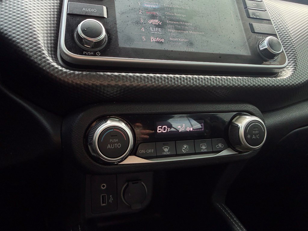 Used 2018 Nissan Kicks SV FWD image 17