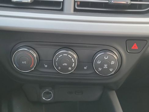 Used 2024 Chevrolet Trax RS image 18