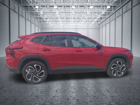 Certified 2026 Chevrolet Trax RS w/ Driver Confidence Package FWD image 8