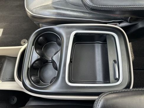 Used 2020 Chrysler Pacifica Limited image 28