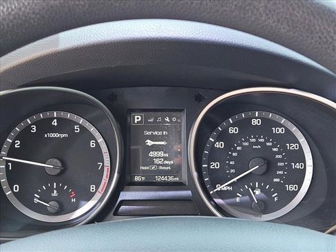 Used 2018 Hyundai Santa Fe SE FWD image 11