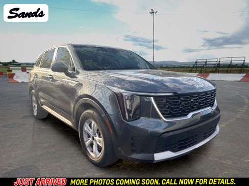 Certified 2024 Kia Sorento LX FWD image 1