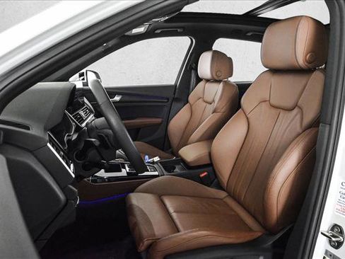 Certified 2025 Audi Q5 e Premium Plus w/ Premium Plus Package image 17