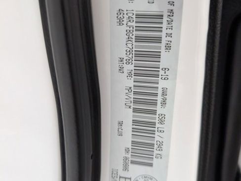 Used 2019 Jeep Grand Cherokee Limited image 38