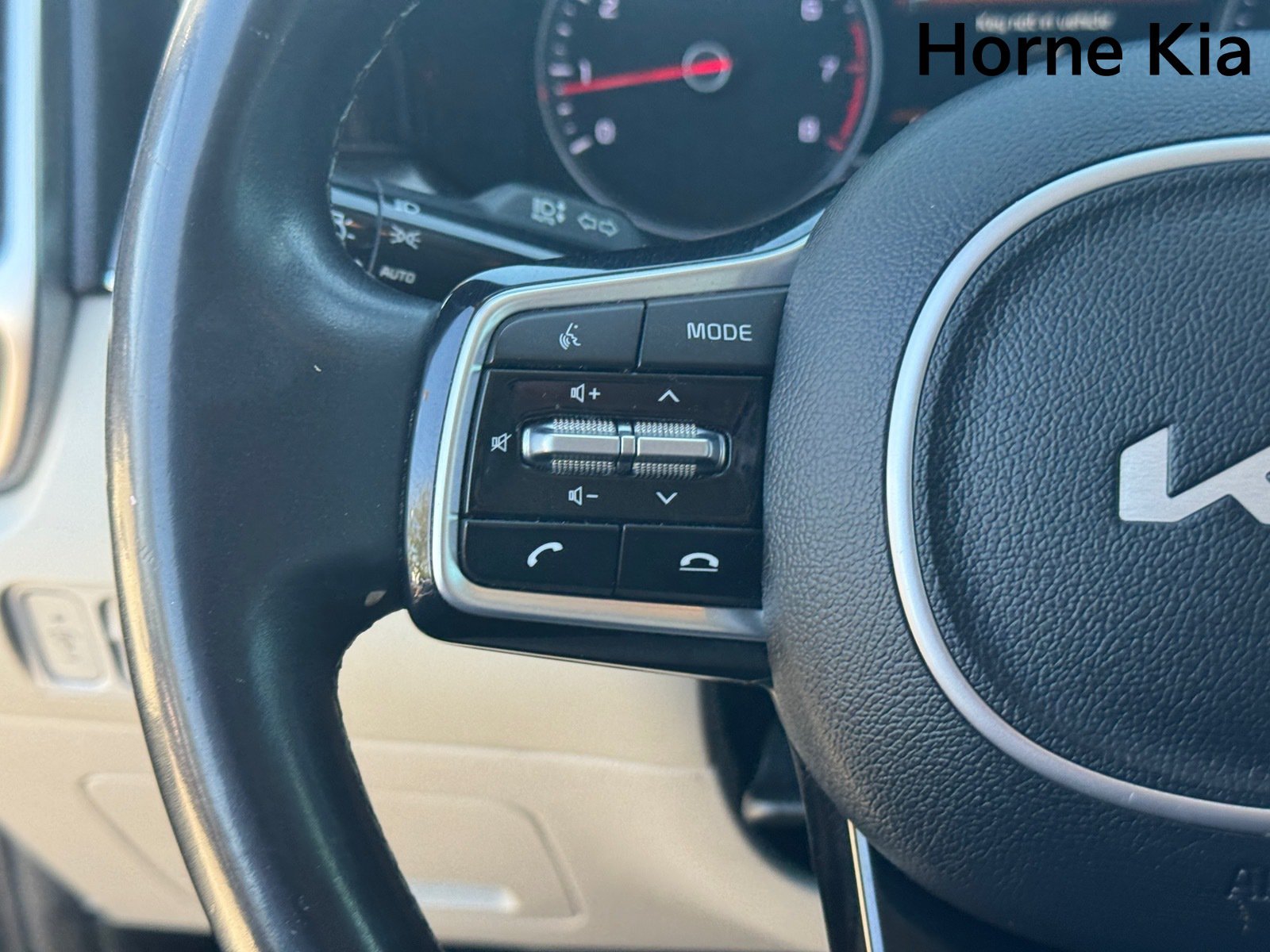 Certified 2022 Kia Sorento S FWD image 18