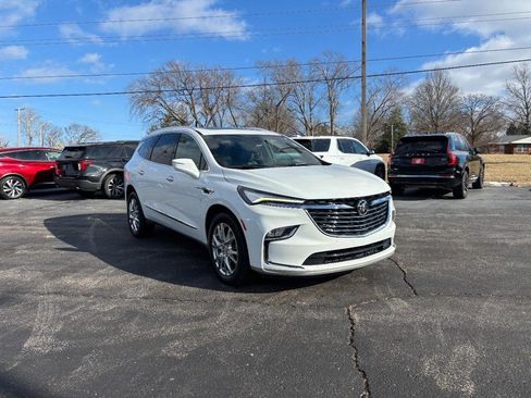 Certified 2023 Buick Enclave Essence w/ Experience Buick Package image 7