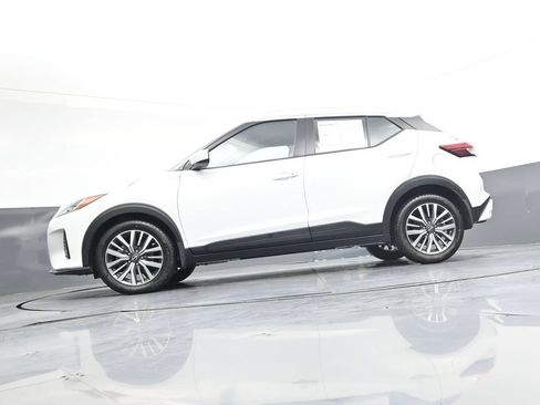 Used 2023 Nissan Kicks SV FWD image 44