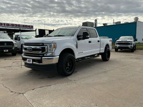Used 2022 Ford F250 XLT w/ FX4 Off-Road Package image 2