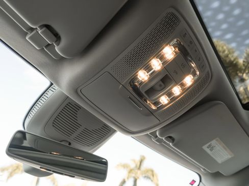 Used 2020 Mercedes-Benz GLE 350 4MATIC image 19