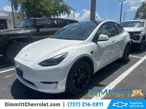 Used 2023 Tesla Model Y Long Range AWD/4WD image 1