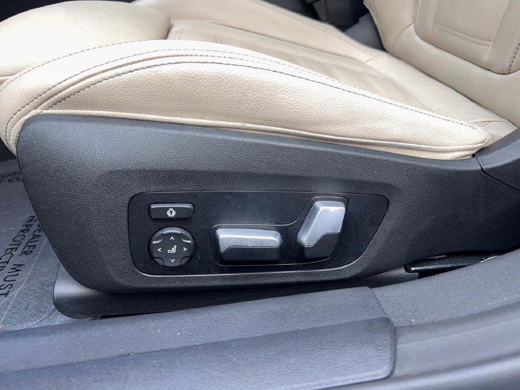 Used 2024 BMW i4 eDrive35 w/ Premium Package RWD image 32