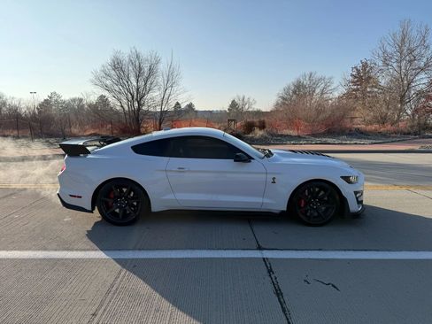 Used 2021 Ford Mustang Shelby GT500 w/ Carbon Fiber Track Pack image 5