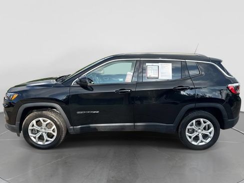 Used 2024 Jeep Compass Latitude AWD/4WD image 5
